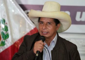 Detienen a Pedro Castillo tras ser destituido como presidente de Perú por el Congreso