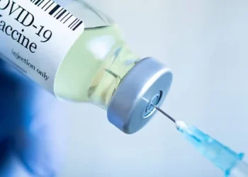 China se apresura a vacunar a los ancianos, pero muchos son reacios