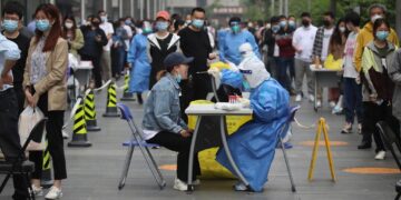 Muertes relacionadas con COVID observadas en Beijing después de suavizar reglas
