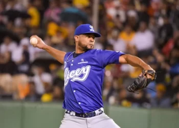 Tigres, guiados por Mauricio, Cruz y Hernández, dejan sentir sus bates en Santiago