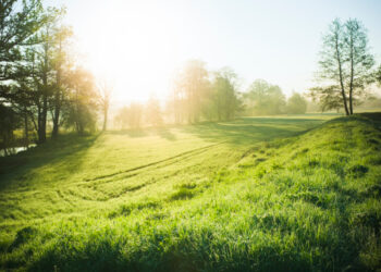 Ambiente soleado y escasas lluvias sobre el país
