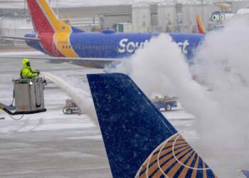 Caos en Estados Unidos previo a la Navidad: Más de 5.000 vuelos cancelados por la tormenta invernal Elliott