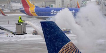 Caos en Estados Unidos previo a la Navidad: Más de 5.000 vuelos cancelados por la tormenta invernal Elliott