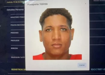 Policía última presunto delincuente en Santiago