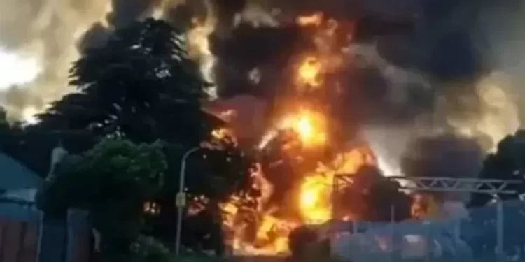 Asciende a 18 los muertos por la explosión de un camión cisterna en Sudáfrica