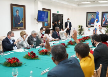 Consejo Nacional de Educación aprueba docencia hasta el 21 de diciembre