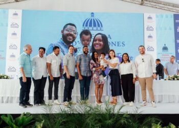 Vicepresidenta Raquel Peña y ministro Bonilla entregan 200 apartamentos en “Mi Vivienda Hato Nuevo”