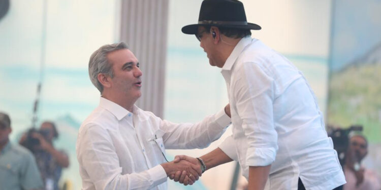 Fernando Villalona dice cree en el presidente Luis Abinader