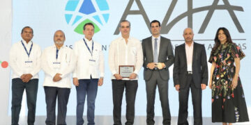 Abinader proyecta zonas francas superarán los USD 8,000 millones en exportación 