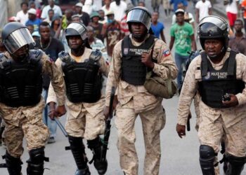 Seis policías son asesinados por bandas criminales en Haití