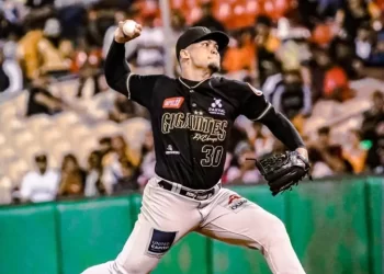 Gigantes propinan blanqueada de un hit a las Águilas; Fernández y Navarro definen triunfo