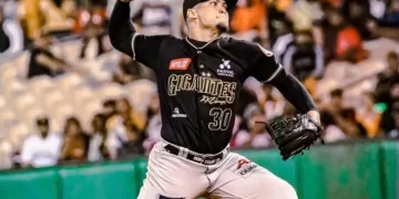 Gigantes propinan blanqueada de un hit a las Águilas; Fernández y Navarro definen triunfo