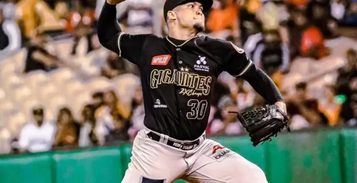 Gigantes propinan blanqueada de un hit a las Águilas; Fernández y Navarro definen triunfo