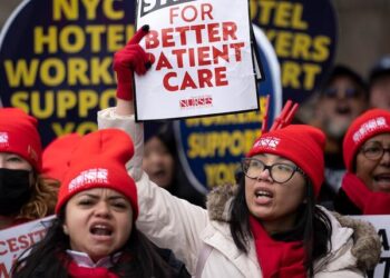 Desarticulan red que vendía títulos falsos de enfermería; se vendieron al menos 7,600