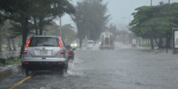 Aguaceros con tronadas y ráfagas de viento en varias provincias del país