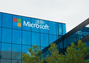 Microsoft informa interrupción de Teams, Outlook y otros servicios