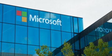 Microsoft informa interrupción de Teams, Outlook y otros servicios