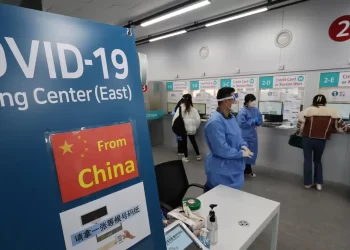 Huye un ciudadano chino que dio positivo en covid al llegar a Corea del Sur