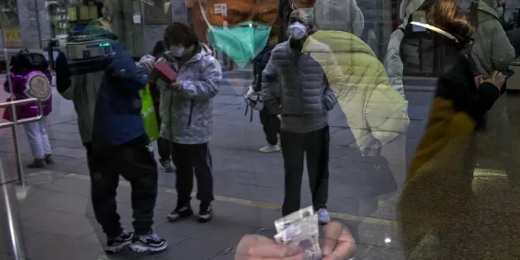 Beijing amenaza con responder a medidas 'inaceptables' contra el virus