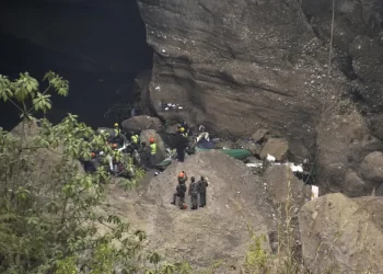 Datos de vuelo, grabadoras de voz recuperadas del lugar del accidente en Nepal