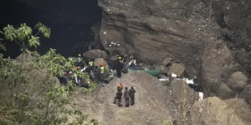 Datos de vuelo, grabadoras de voz recuperadas del lugar del accidente en Nepal