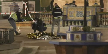 La policía allana la casa del atacante de la iglesia en España