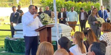 Alcalde Carlos Guzmán destaca legado de su padre de hacerlo bien y ayudar a los demás