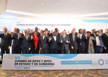 Presidente Abinader regresa de viaje a Argentina donde participó en Cumbre de la CELAC