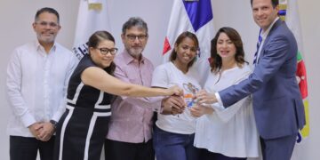 Gobierno entrega primeros cheques del Fondo Nacional para Niñez y Adolescencia con Discapacidad