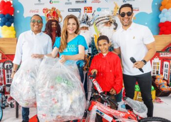 Miles de familias acudieron a la tercera version de Plásticos por Juguetes