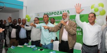 Juan Hubieres encabeza asamblea de afiliación de chóferes a Coopozama