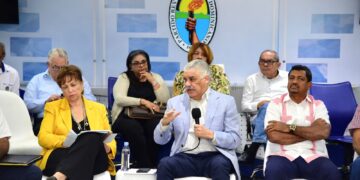 Miguel Vargas llama al liderazgo congresual a escuchar la iglesia en su carta pastoral