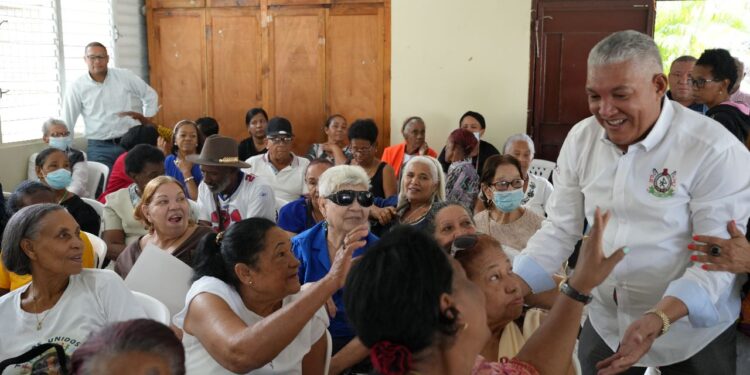Director OMSA realiza fiesta a envejecientes en Día de la Altagracia