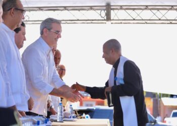 Presidente Abinader continúa programa de inauguración en Higüey