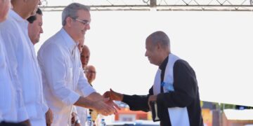 Presidente Abinader continúa programa de inauguración en Higüey