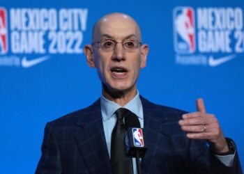 Macron y la NBA anuncian acuerdo para impulsar baloncesto en Francia y África