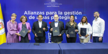 Medio Ambiente firman acuerdo para refuerzo en la gestión del Refugio de Vida Silvestre Bahía de Luperón