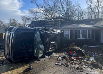 Más de una docena de tornados arrasan Alabama y dejan al menos 6 muertos