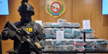 Arrestan siete personas con 242 paquetes presumiblemente cocaína