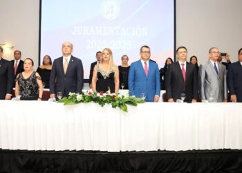 Juramentan directiva Colegio de Notarios; reelecta presidenta destaca misión del gremio