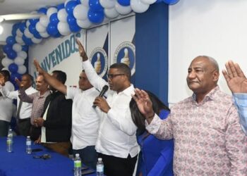 Juramentan estructura de Universitarios del PRM de la provincia Santo Domingo