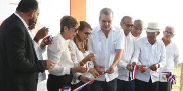 Abinader: “Con menos dinero y en menos tiempo hemos hecho mucho mas”