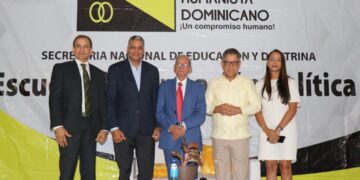 PHD reinaugura Escuela de Formación Política en Santiago 