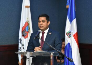 Alcalde de La Vega, Kelvin Cruz, presidirá Comité Organizador Copa de Baloncesto Campeones TBS