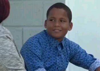 Sueños de Navidad: Niño se convierte en Policía