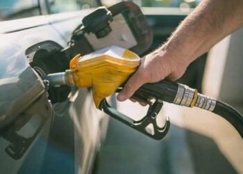 Congelan nueva vez precios de los combustibles