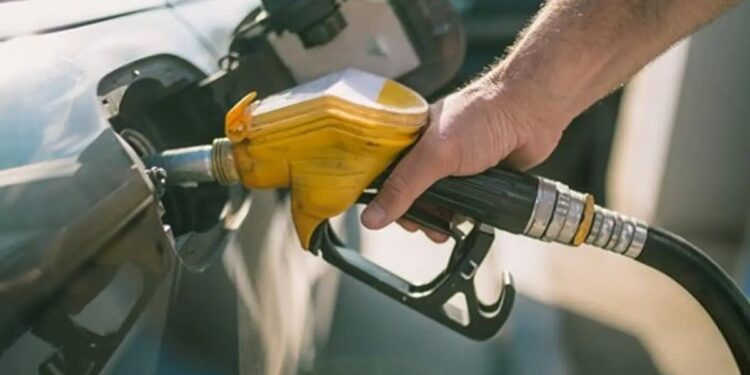 Congelan nueva vez precios de los combustibles