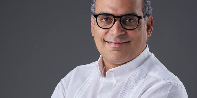 Jeffrey Infante propone soluciones de movilidad para Santiago