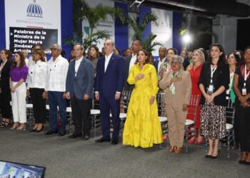 Abinader reafirma compromiso con el fortalecimiento y empoderamiento de la mujer