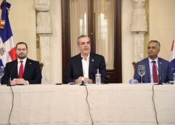 ANJE dialoga con presidente Luis Abinader sobre clima empresarial joven